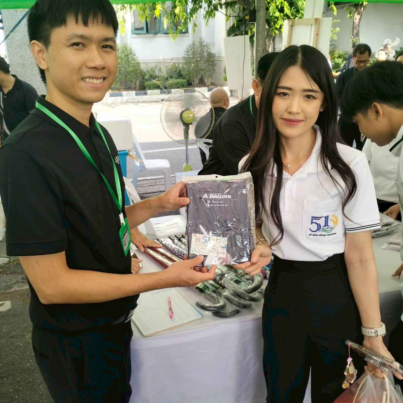 title - คณะทำงานฝ่ายติดตามประเมินผลการจัดงาน วันคล้ายวันสถาปนาสำนักงานการปฏิรูปที่ดินเพื่อเกษตรกรรม (ส.ป.ก.) ครบรอบ 51 ปี เปิดตั้งจุดให้ผู้ร่วมงานได้ร่วมสนุก เล่นเกมส์ และตอบแบบประเมินผลการจัดงาน ผ่านระบบออนไลน์